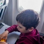 JetX игра с летающим самолетиком в космическом пространстве